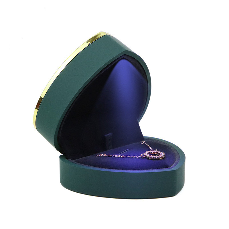 Green pendant box